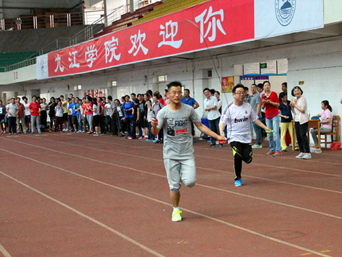 银发健儿齐聚蓉城、保龄运动绽放光彩2026年“丰谷杯”全国常青保龄球友谊赛在成都举办(图1)