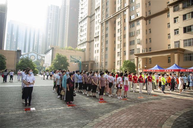 乒乓球友谊赛：共筑邻里情谊展现社区活力(图1)