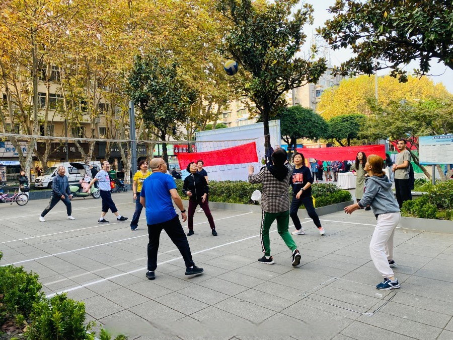顶山街道：社区“湾超”“玩”出不一样(图1)