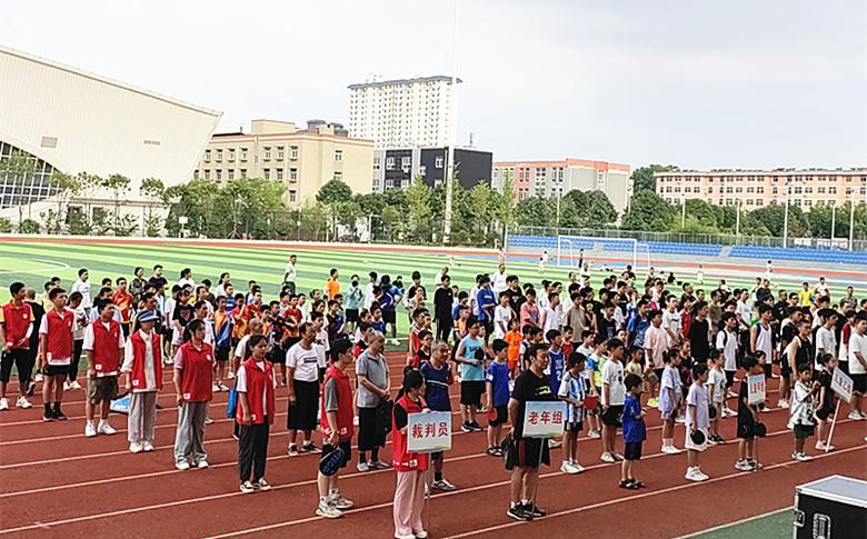 国常会重磅部署!事关老年人服务保障、高质量体育赛事供给等(图1)